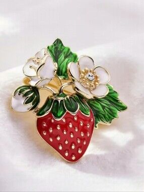 🌺Strawberry Brooch With White Flowers Strawberry Accessories Jewelry